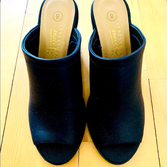 Like New! “Streetwear Society” Mules - Picture 2 of 4
